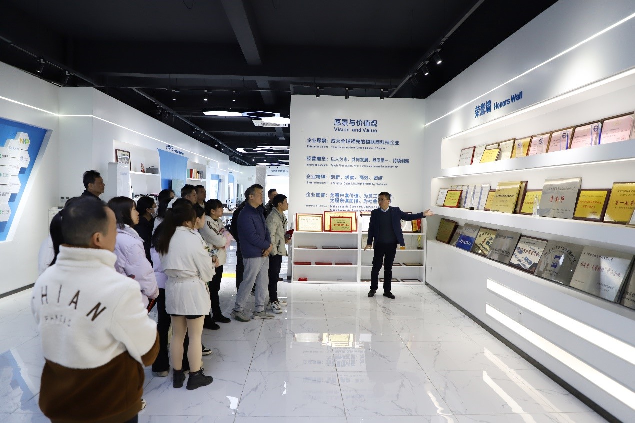 1706948732507449.jpg 4.jpg